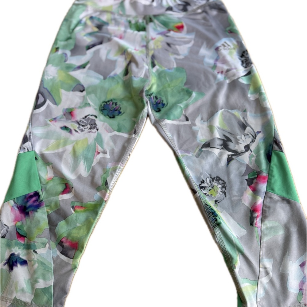 ADIDAS FLOWER CAPRIS GIRLS SIZE L (12/14)